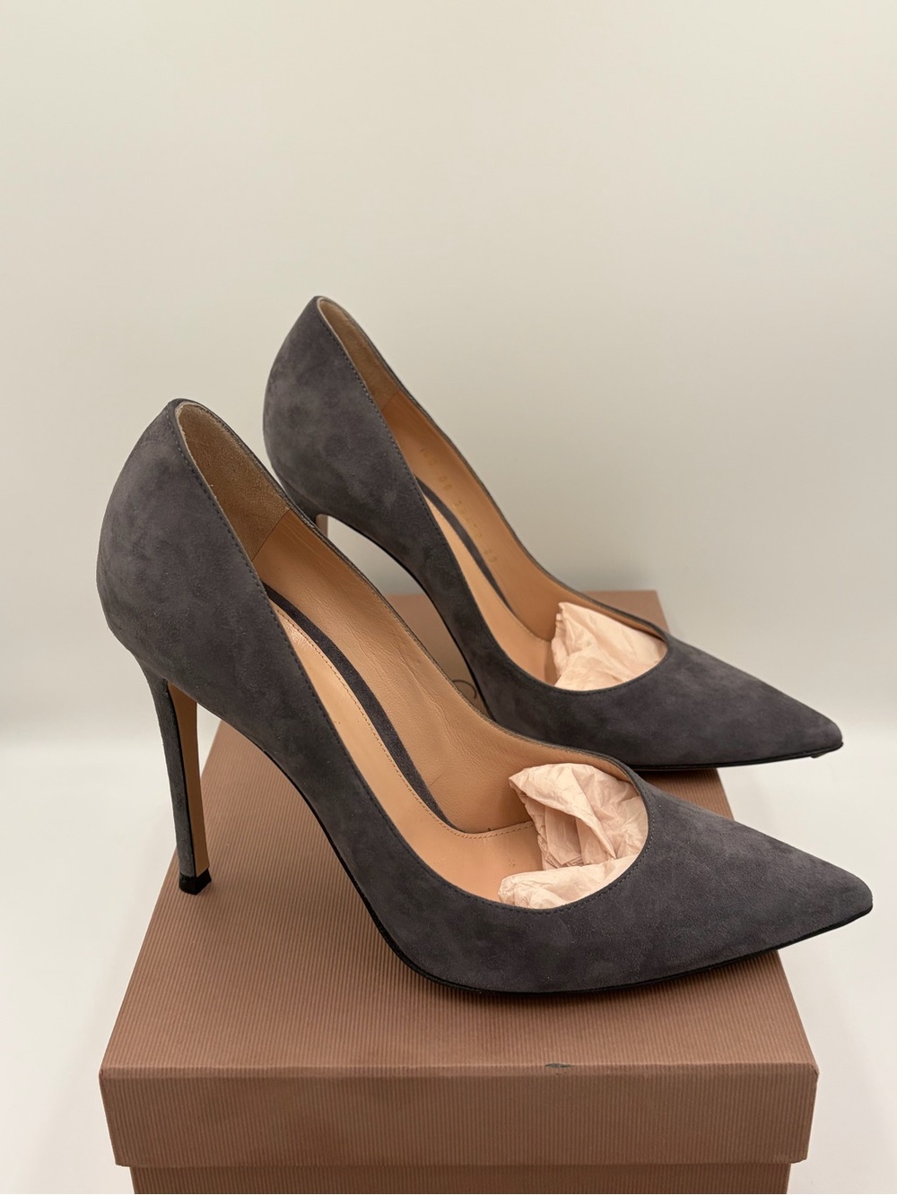 Gianvito Rossi Gray Suede Pointed Toe Stiletto Pump Slip On Women’s Heels EU 39